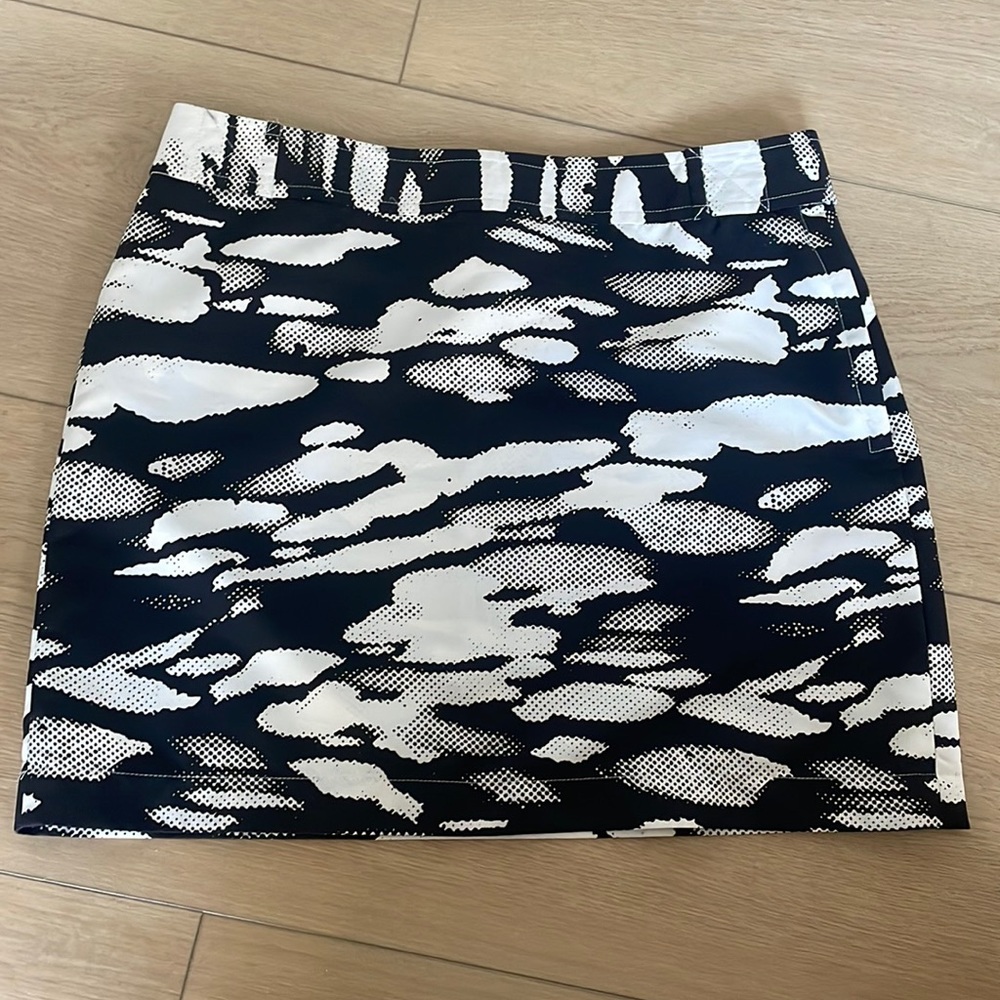 Club Monaco 80s style skirt. New with tags! Size 0